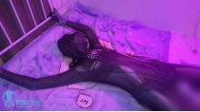 水着の女 スパイダーマンを着る
